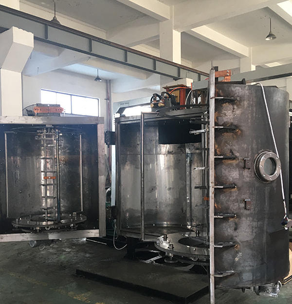 Vertical evaporation coating machine for plastic products